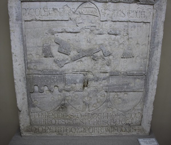 076-Герб с надписью, Галата, 1  апреля 1452 года